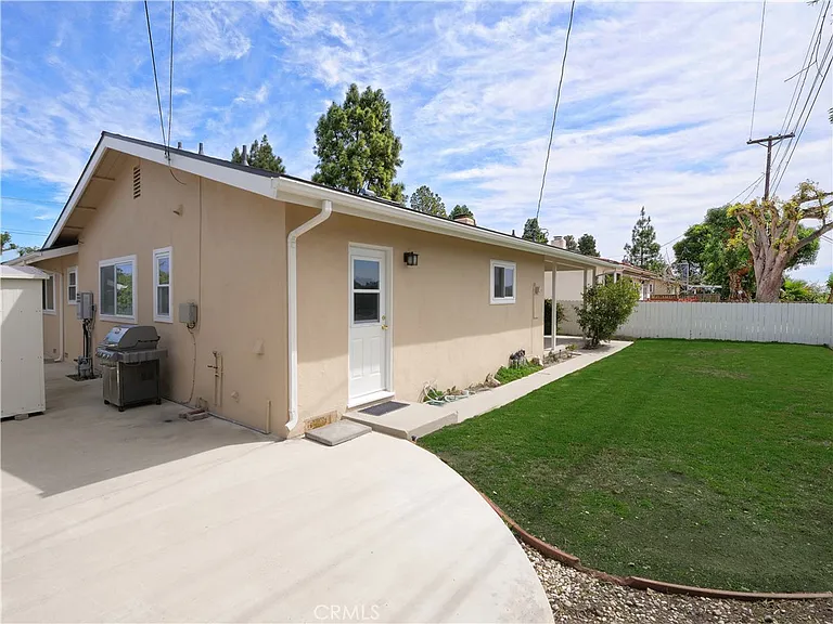 27665 Longhill Dr — Photo 17