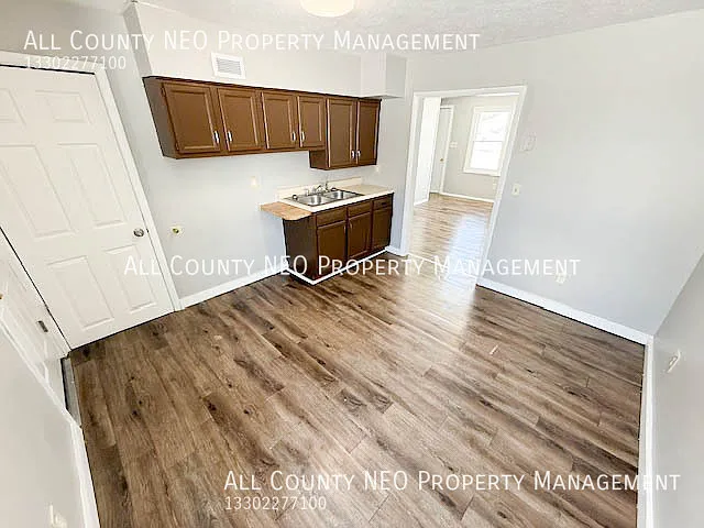 9584 Greenmeadow Rd #C — Photo 6