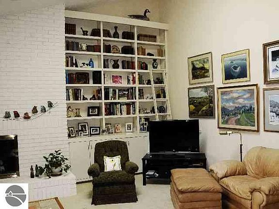 2nd image of 6276 Summit Ct #34