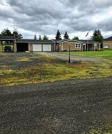1 Acre w/Tons of Space