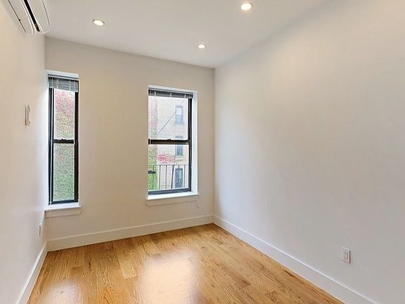 4th image of 257 Rogers Ave #2RR
