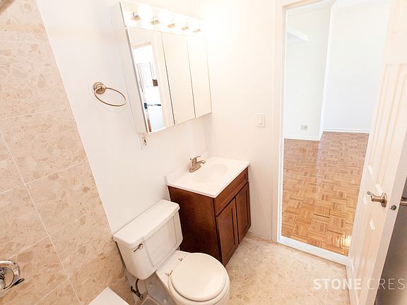 5th image of 304 W 92nd St APT 8G