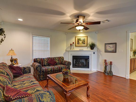 4th image of 590 Bosque Ln