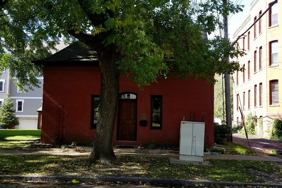 1st image of 217 Arundel St