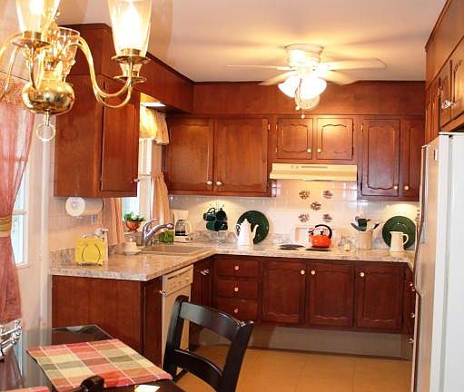 3rd image of 453B Cheshire Ct