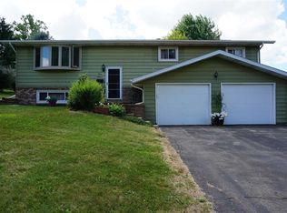 313 Heidi Ct, New Glarus, WI 53574