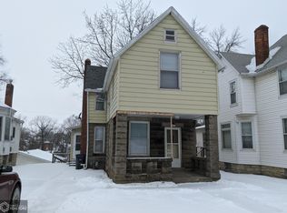 121 S 8th St, Burlington, IA 52601