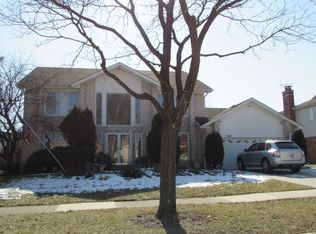 3209 Brandess Dr, Glenview, IL