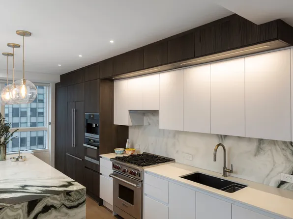 146 West 57th Street 42DE image 2 of 14