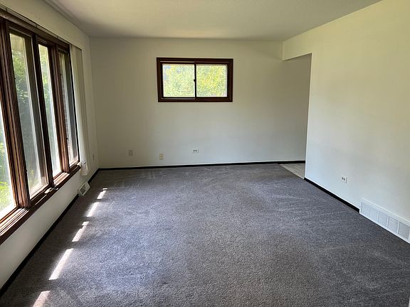 5th image of 3934 Grandville Ave #3934