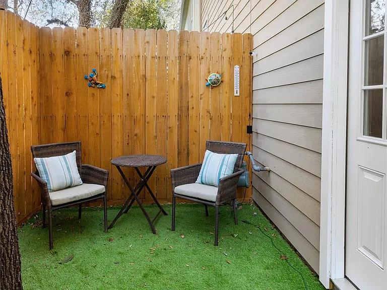 1608 Colorado St — Photo 23