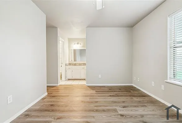 12225 SW 14th St — Photo 7