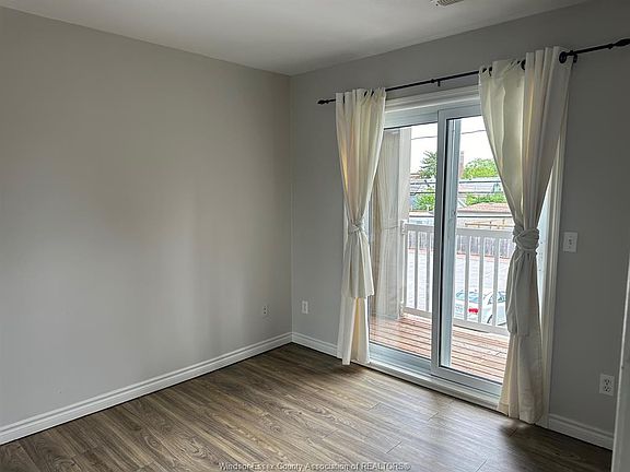 3rd image of 809 Erie St E #3