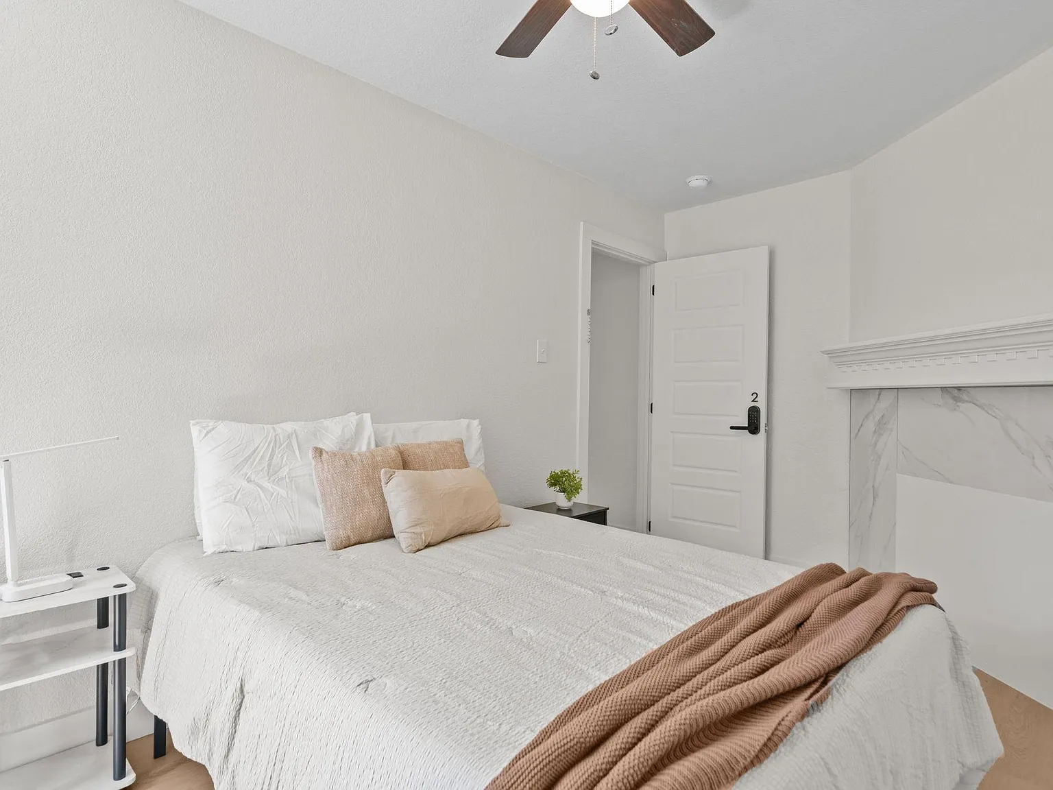 4 bed, 3.0 bath, 2450 sqft, $754 — Photo 2