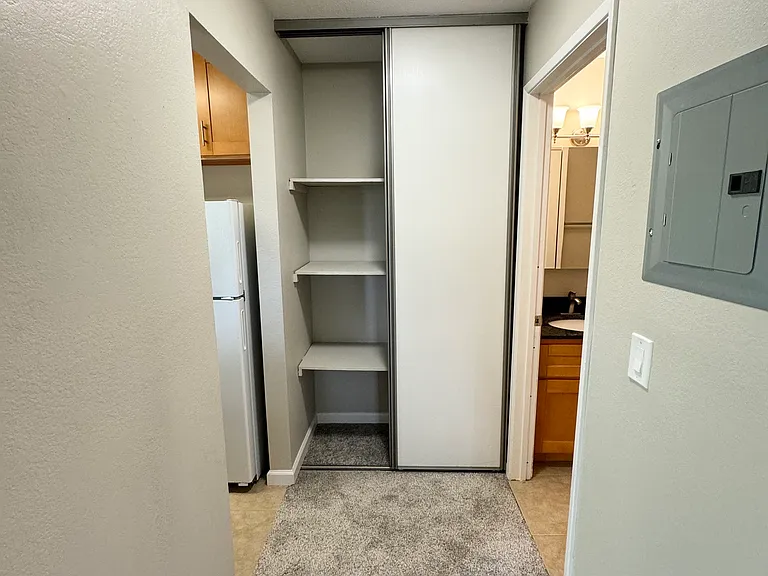 885 Broadway #7 — Photo 4