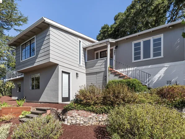 5692 Cabot Dr, Oakland, CA 94611