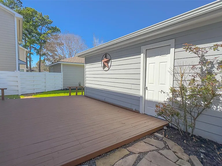 9923 Farrell Dr — Photo 34