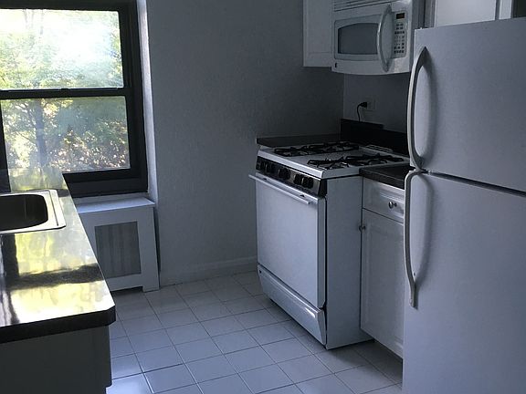 2nd image of 2728 Henry Hudson Pkwy APT 83B