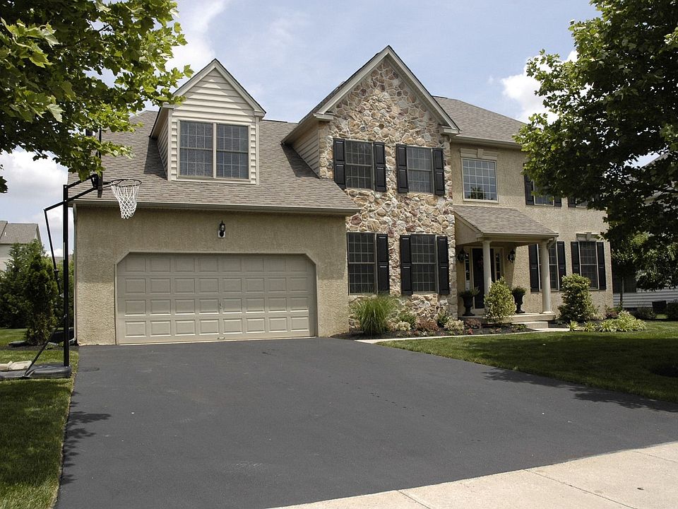 Front - 2 Car Garage