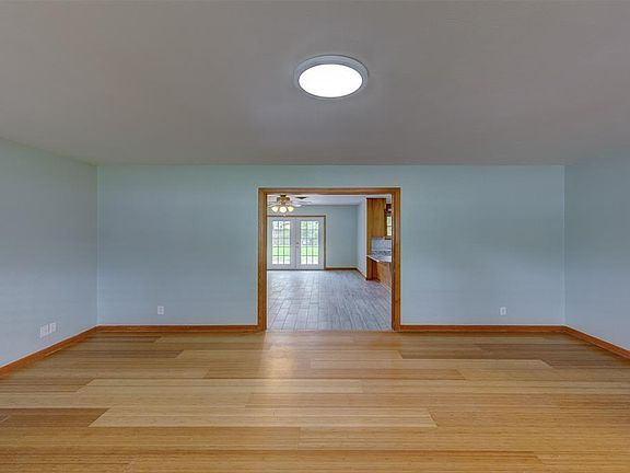 3rd image of 710 24th Ave N