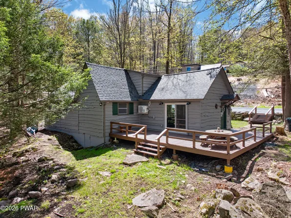 122 Deerfoot Rd, Lake Ariel, PA 18436