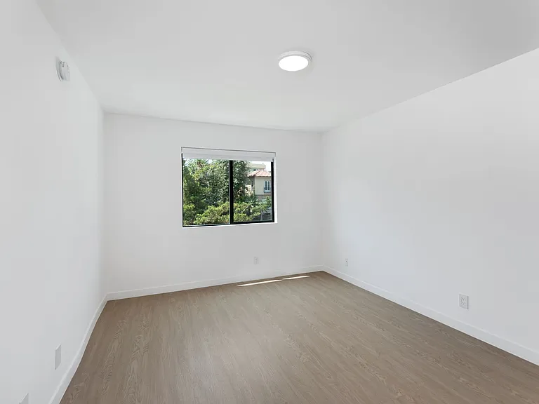 1546 Bundy Drive — Photo 14