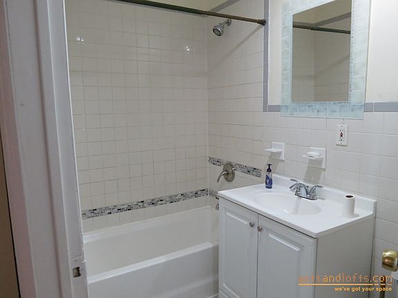 4th image of 515 Throop Ave APT 2B