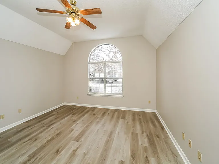 8243 Cross Point Dr — Photo 9