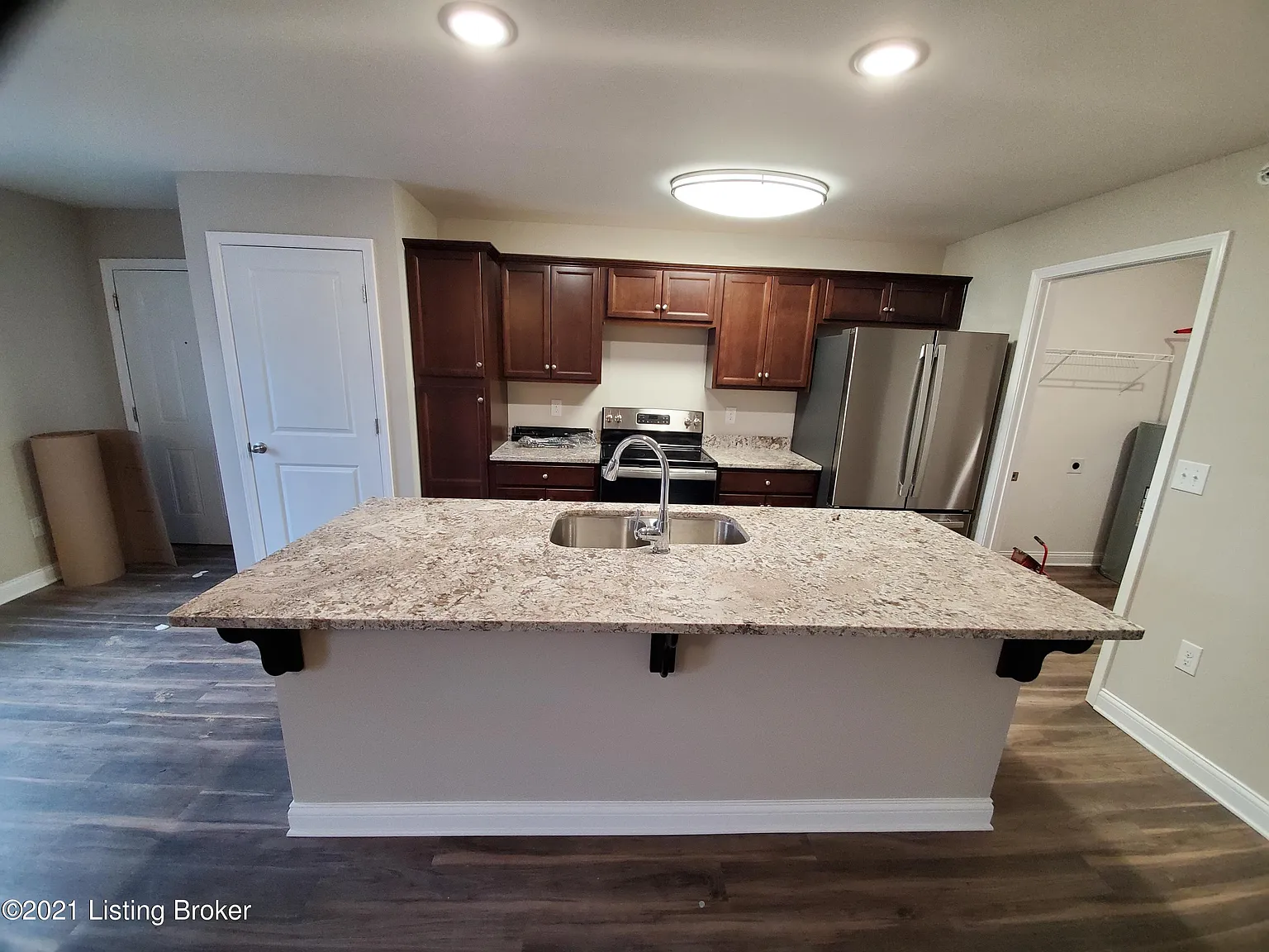 2 bed, 2.0 bath, 1180 sqft, $1,299 — Photo 2