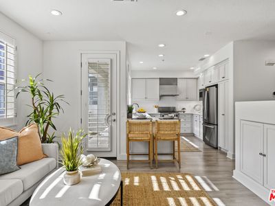 6010 Celedon Crk APT 4, Playa Vista, CA, 90094