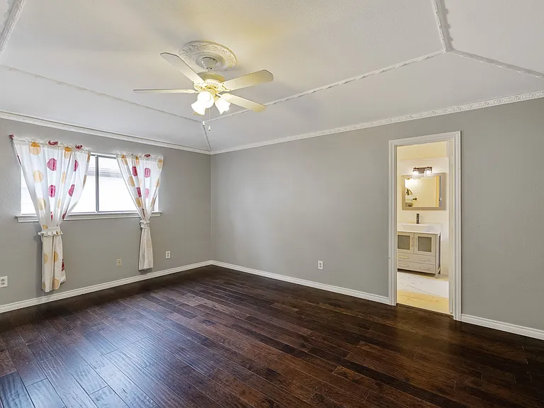 1527 Estates Way — Photo 35