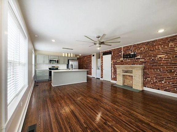 3rd image of 2529 E Admiral Pl #C