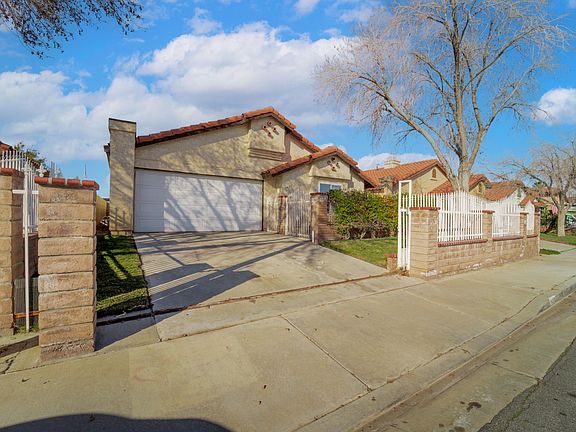 3rd image of 3623 Casamia Ave