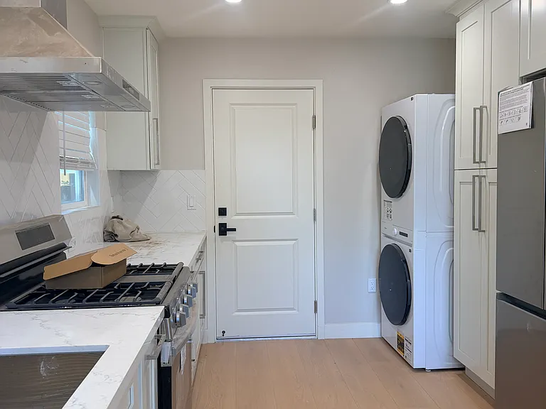 414 Charles St #NEW — Photo 19