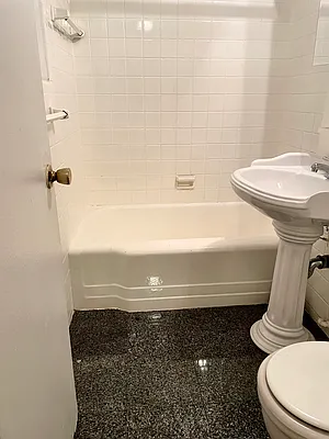 Rented by Peter Ashe | media 9