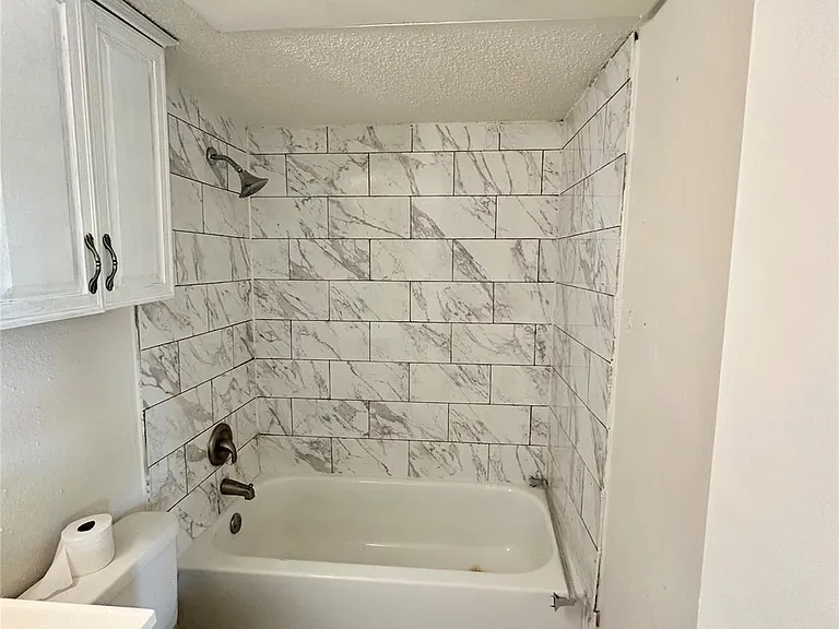 4322 Gillis St #204 — Photo 17