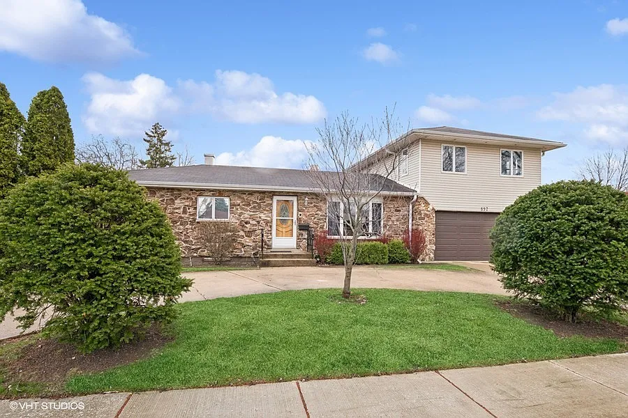 897 Leahy Cir photo 1