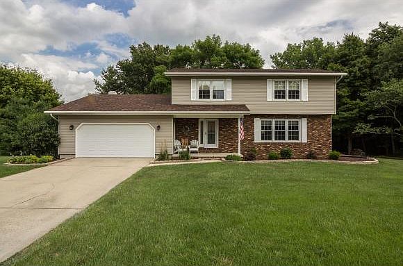 1st image of 8 Dogwood Ln