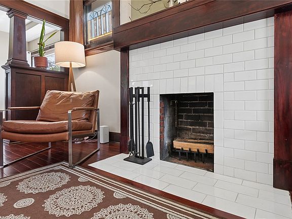 4th image of 1502 Zeuger St