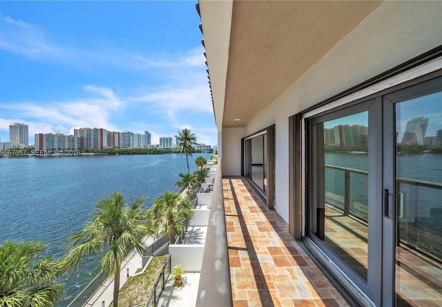 Pelican Landing Condo — Photo 4