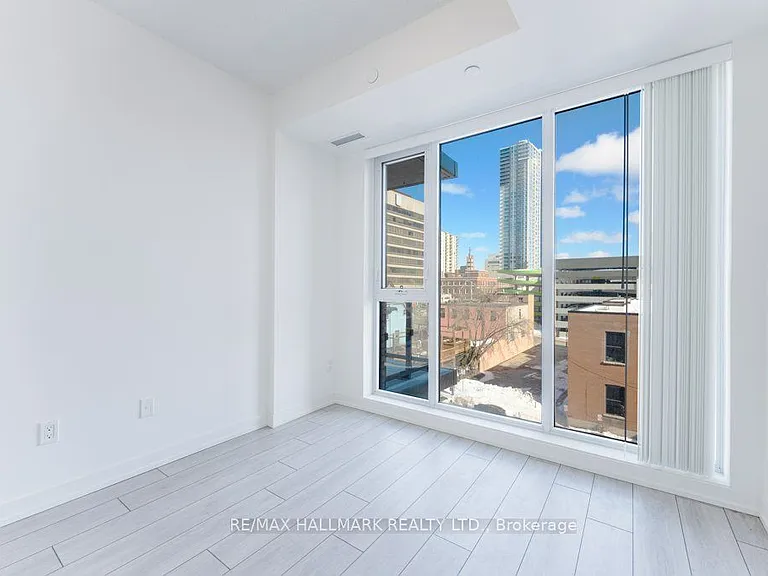 55 Duke St W #309 — Photo 8