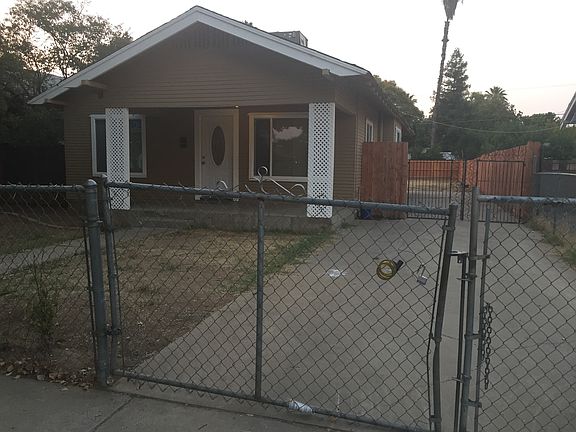 2nd image of 3711 E Mono St