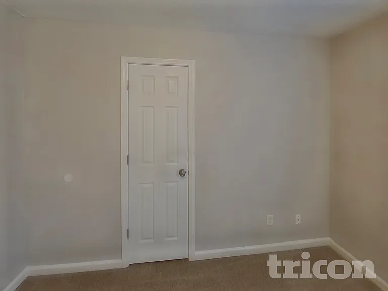 872 Woodside Dr — Photo 10