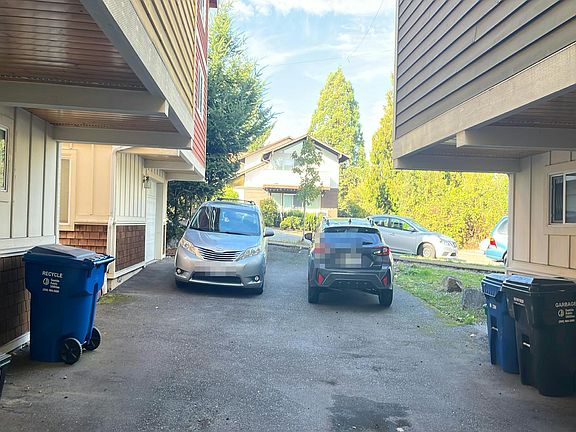 4th image of 1264 N 143rd St