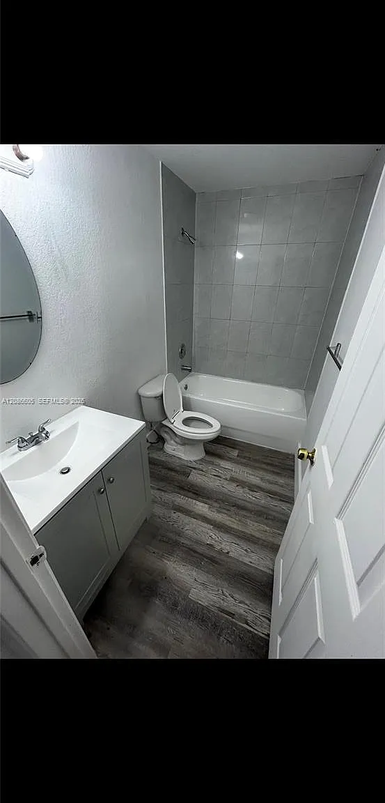 50 NW 166th St — Photo 2
