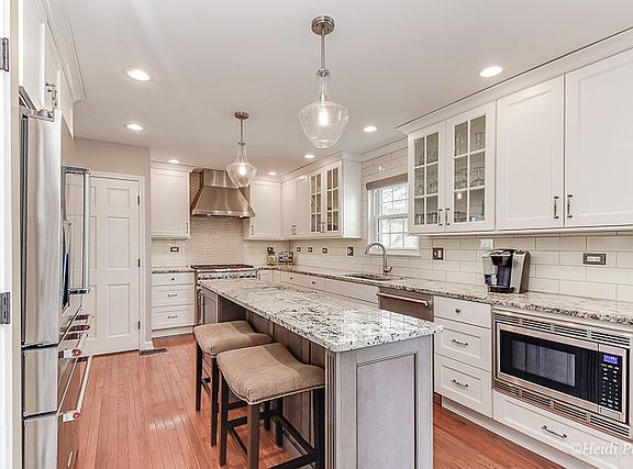 3rd image of 13 Westmoor Ct