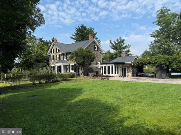 4273 Durham Rd, Kintnersville, PA 18930