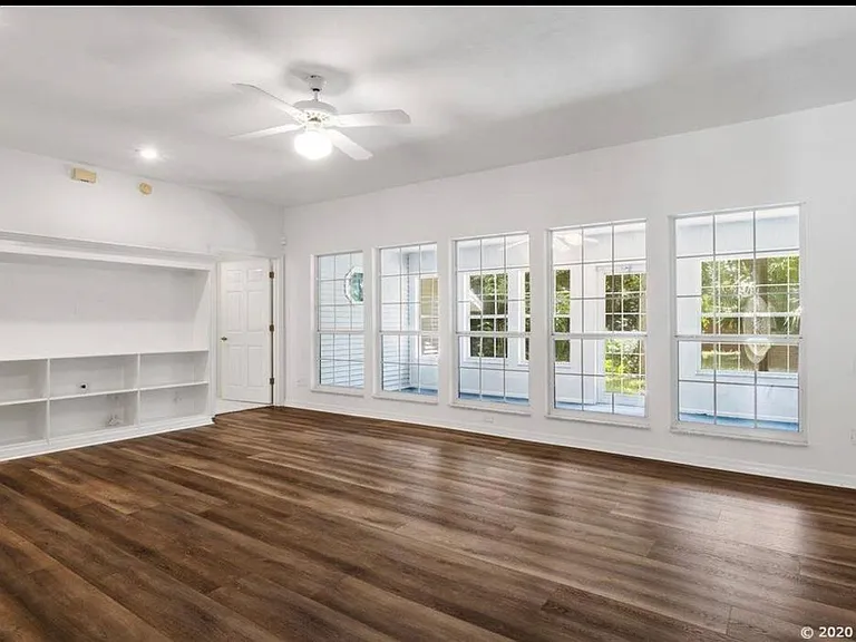 4535 NW 53rd Ln — Photo 11