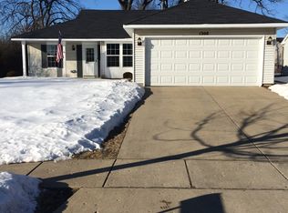 1308 Borden Dr, Elgin, IL