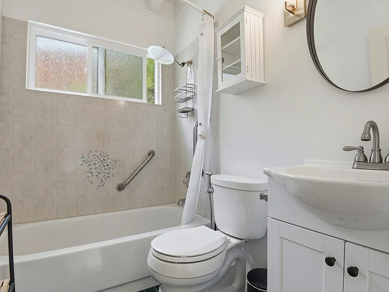 Saroni Dr — Photo 20